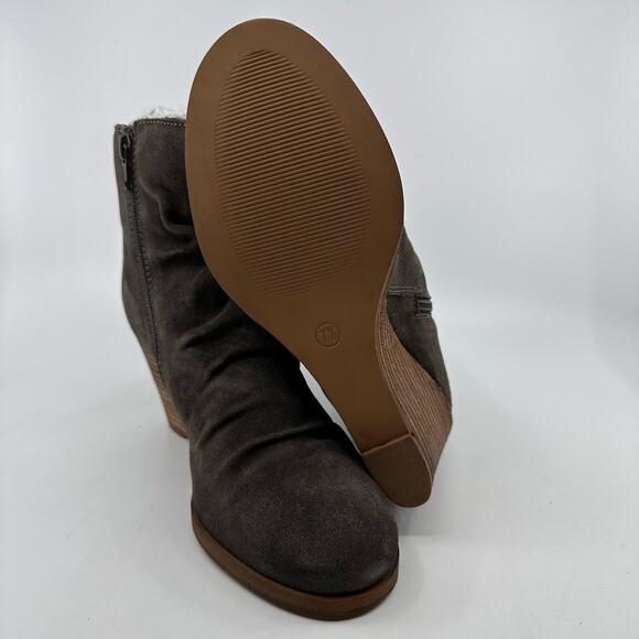 Diba Bailey Suede Ankle Bootie Wedge Heel Round Toe Ruched Gray Womens US7.5M - Picture 8 of 9